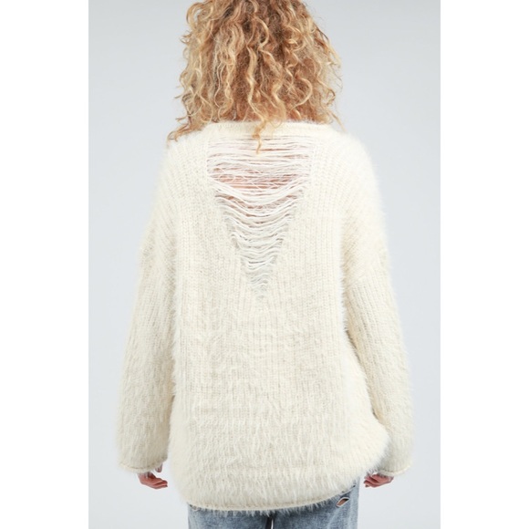 POL Oversized Fuzzy Sweater - Picture 3 of 3